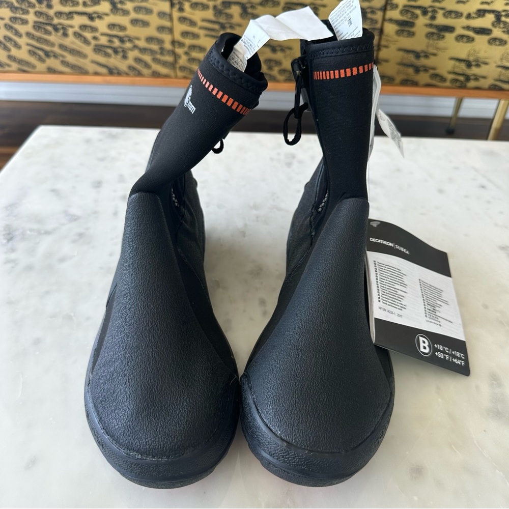 NWT Decathlon Subea Diving booties 5 mm neoprene black